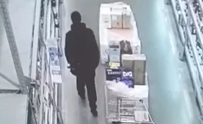 В Кемерове находившийся в розыске за разбой мужчина попытался похитить алкоголь