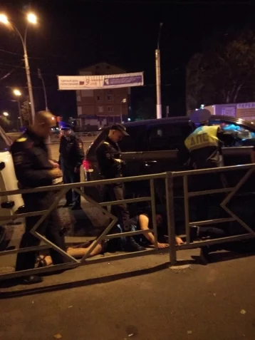 Фото: В Кемерове полиция устроила погоню за пьяным кемеровчанином на Volkswagen Touareg 1