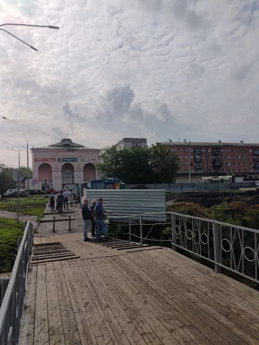 Фото: В Новокузнецке построят новый пешеходный мост через реку Аба: работы начались 3