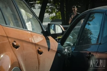 Фото: В Кемерове два автомобиля столкнулись на перекрёстке Тухачевского — Ленина 4
