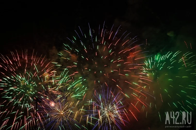 Фото: В Кемерове празднование Дня шахтёра завершилось салютом 5