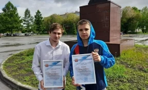 В Кузбассе студент с приятелем спасли человека на пожаре