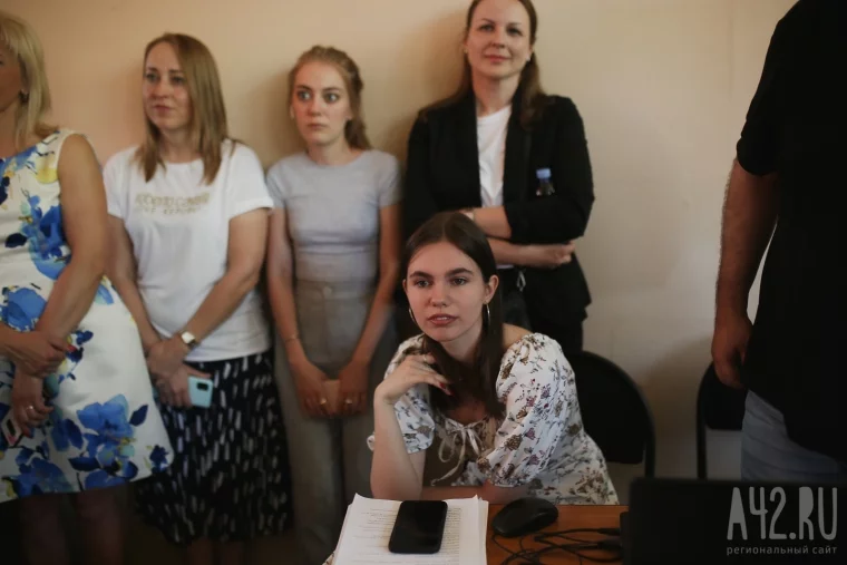 Фото: Прощай, школа: в Кемерове прошли последние звонки 32