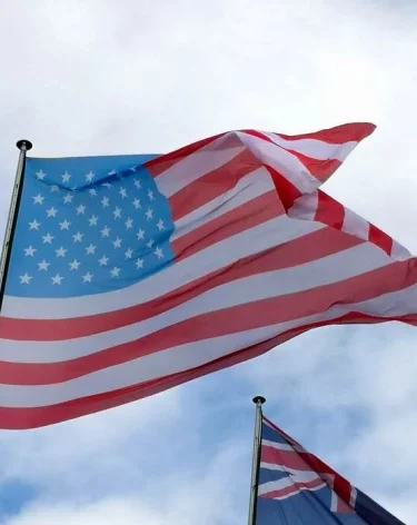 Трамп принял медаль Нобелевской премии мира от венесуэльской оппозиционерки Мачадо