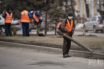 Фото: Кемеровчане пожаловались мэру на песок и пыль на тротуарах 1
