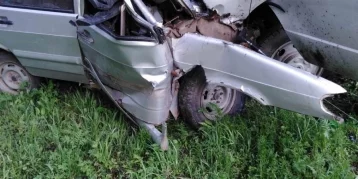 Фото: На кузбасской трассе столкнулись «Газель» и ВАЗ — оба водителя погибли 1