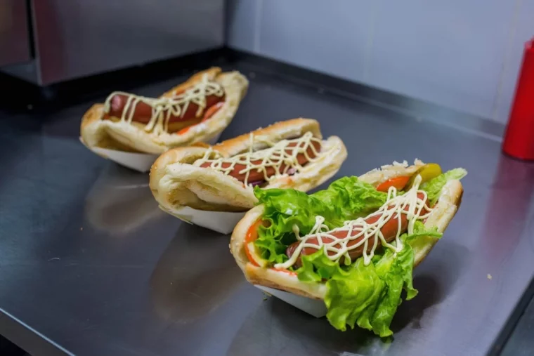 Фото: Все виды фастфуда в одном месте: кафе «Мега Food» приглашает кемеровчан на сытный обед 1