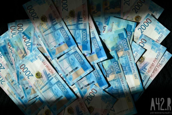 В Кузбассе чиновница мэрии попалась на взятке в 20 тысяч рублей