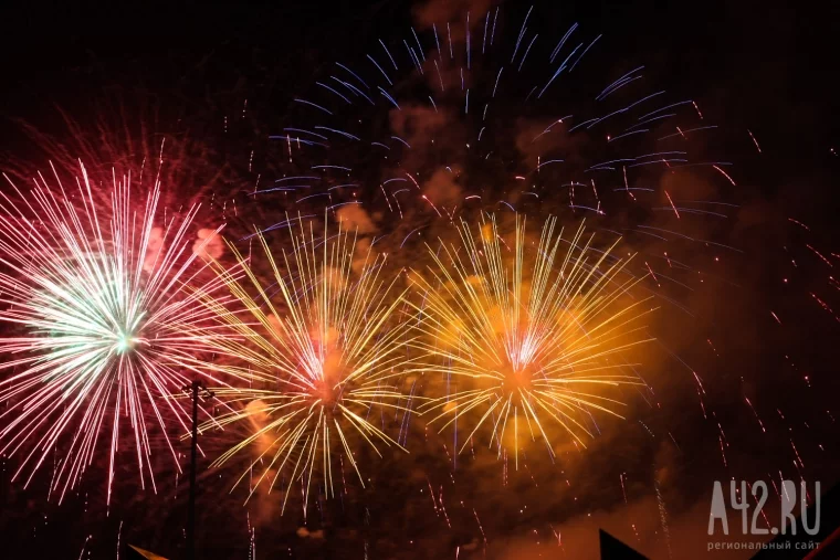 Фото: В Кемерове празднование Дня шахтёра завершилось салютом 7