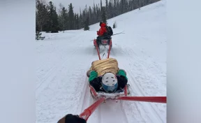 В Горной Шории спасатели эвакуировали сноубордиста с ушибом позвоночника