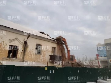 Фото: В Кемерове начали снос разрушенного дома на проспекте Ленина 3