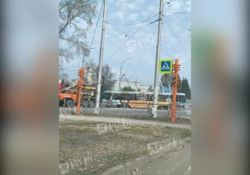 Фото: Трамвай сошёл с рельсов в Кемерове 1