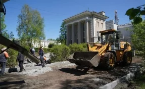 В Кемерове благоустраивают сквер у ДК имени 50-летия Октября