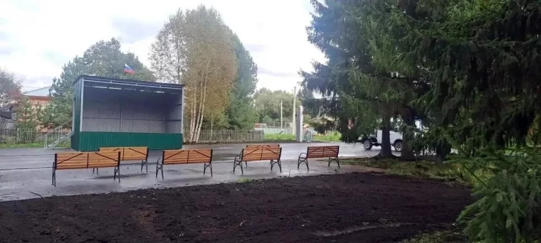 Фото: Пляж, тротуар и парк выпускников: в Кузбассе благоустроили три сельских территории 3