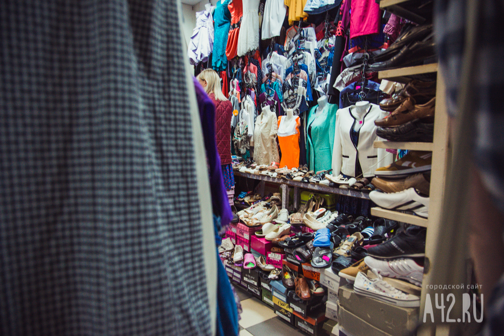 Обувь, шубы и шоколад: Кемеровская таможня изъяла более 7 000 контрафактных товаров