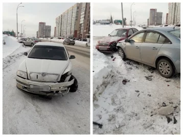 Фото: Три автомобиля столкнулись на проспекте Шахтёров в Кемерове 1
