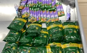 Кемеровчанин попытался вынести из магазина 50 упаковок шоколада и кофе