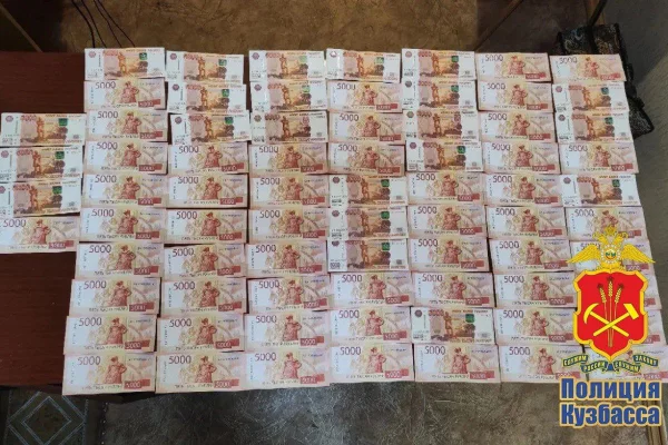 Таксист спас кузбасскую пенсионерку от мошенников, отказавшись доставлять вещи