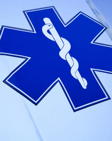 В Гватемале 15 человек погибли при падении автобуса в овраг на 75 метров