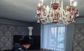 У жительницы Кузбасса приставы арестовали люстру из-за долгов по штрафам ГИБДД  