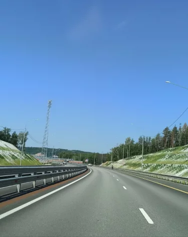 Устойчивая связь на автотрасcах: МегаФон запустил базовую станцию в полосе отвода