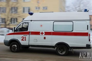Фото: Кузбассовец врезался в УАЗ и сбил пешехода 1