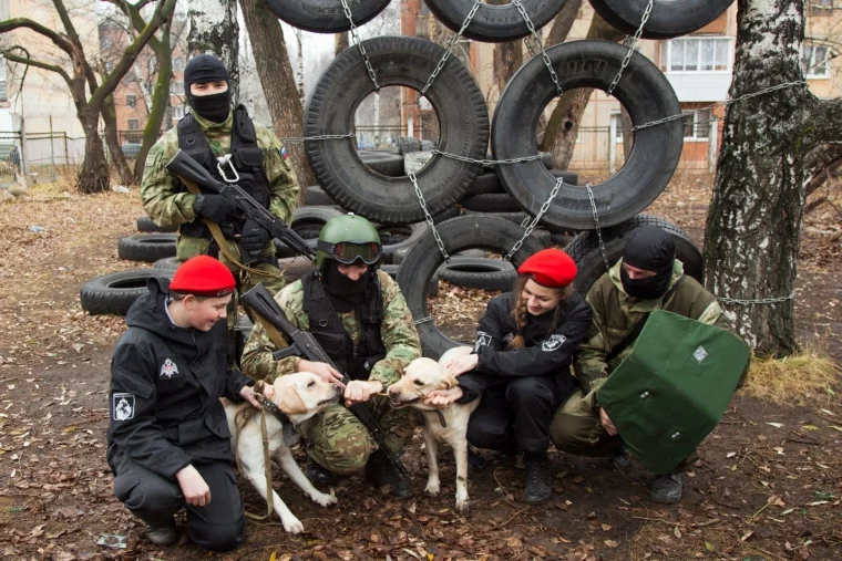 Фото: В Кузбассе школьники освободили «заложников» 7