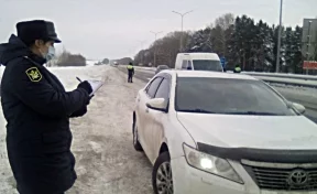 В Кемерове приставы в ходе рейда на трассе взыскали с автомобилистов 12 млн рублей