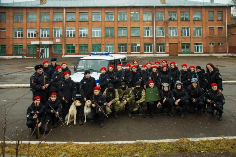 Фото: В Кузбассе школьники освободили «заложников» 9