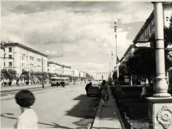 Улица Советская (сейчас Советский проспект). Вероятно, 50-е годы / Фото: архив Валерия Непомнящего