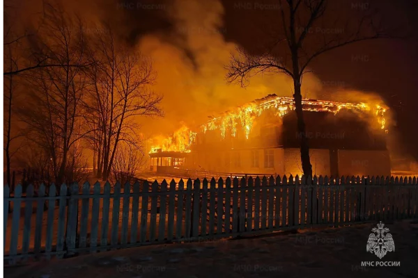 В Иркутской области ночью сгорела школа