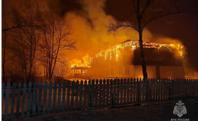 В Иркутской области ночью сгорела школа