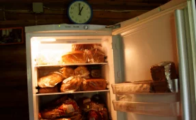 Жительница Кузбасса вынесла из квартиры и сдала в комиссионку чужой холодильник