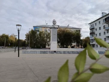 Фото: Кемеровская мэрия показала, как выглядит обновлённый памятник Гагарину 2