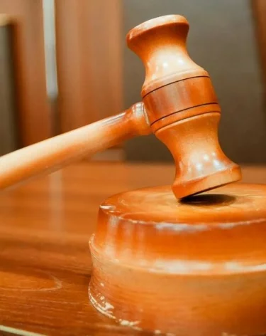 ВС: Суды по делу о квартире Ларисы Долиной допустили ошибку