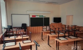 Пострадавших нет: мэр Юрги прокомментировал обрушение потолка в школе