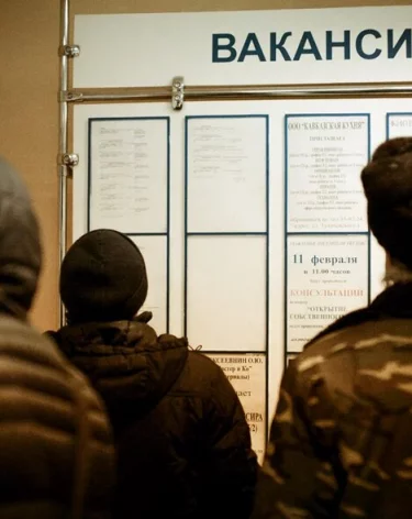 В России несовершеннолетним хотят разрешить работать на «якобы опасных» производствах