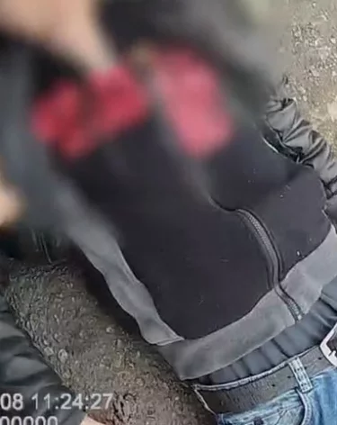 Потерял много крови: в Кузбассе два сотрудника полиции спасли человека