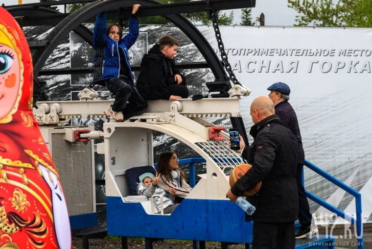 Фото: От динозавров до песен под гитару: как Кемерово встретил «Ночь музеев-2026» 87
