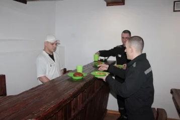 Фото: В кузбасской колонии открылось кафе для осуждённых 1