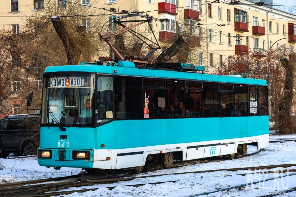 Кемеровчанам объяснили, почему в салонах трамваев жарко