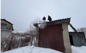 «Я плачу от радости»: волонтёры «Сибантрацита» помогли одинокой пенсионерке