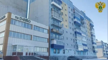 Фото: После прокурорского вмешательства был отремонтирован обвалившийся фасад жилого дома в Кузбассе 1