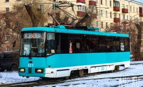 Кемеровчанам объяснили, почему в салонах трамваев жарко