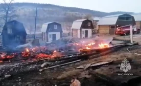 В Иркутской области произошёл крупный пожар на турбазе у берегов озера Байкал