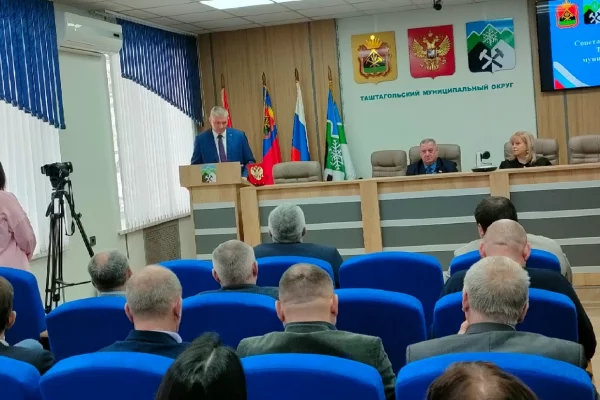 Глава Таштагольского округа Андрей Орлов досрочно покинул пост