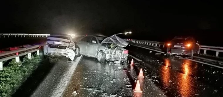 Фото: Погиб пешеход: в полиции рассказали подробности жёсткого ДТП на трассе Кемерово — Новокузнецк 2
