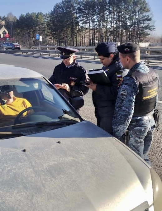 Судебные приставы и ГИБДД устроили рейд по проверке должников на въезде в Кемерово
