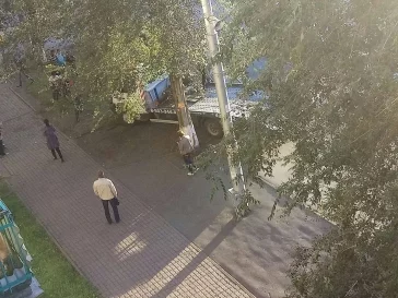 Фото: В Кемерове эвакуатор вылетел с проезжей части 2