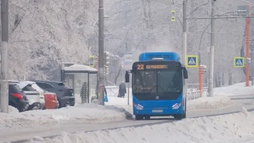 Фото: Дороги в Кемерове начали обрабатывать противогололёдными материалами  2